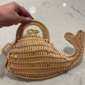 WHALE WATCHING WHICKER HANDBAG!! Pearl eye! Chain strap!! Adorable